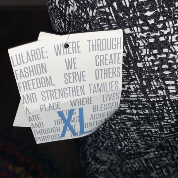 Lularoe skirt sized Xl - Picture 3 of 4